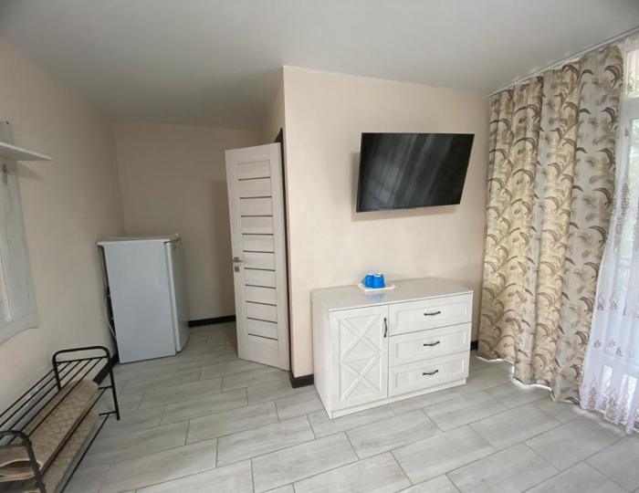 Комната стандарт с 1 односпальной и 1 двуспальной кроватью №6 - Гостевой дом «На Тургенева» Геленджик