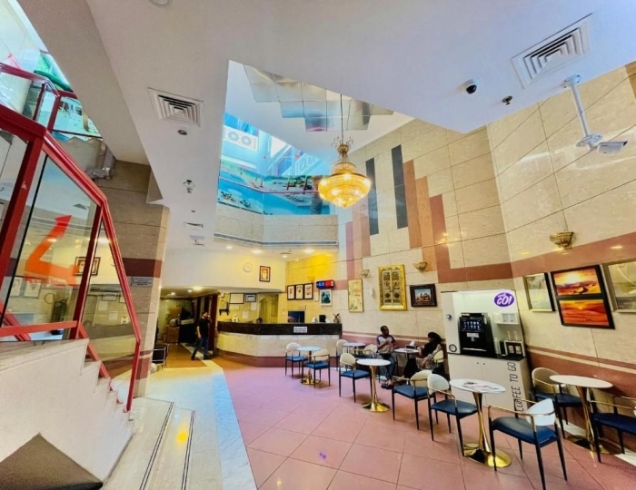 Queens 2 звезды, Дейра, ОАЭ