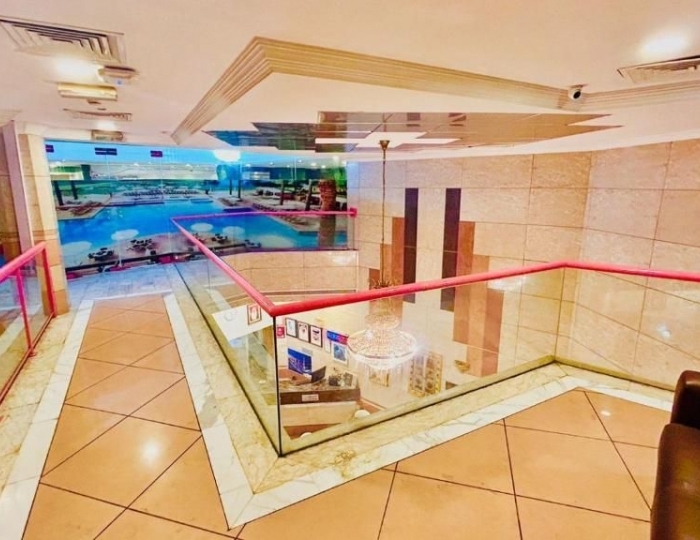 Queens 2 звезды, Дейра, ОАЭ