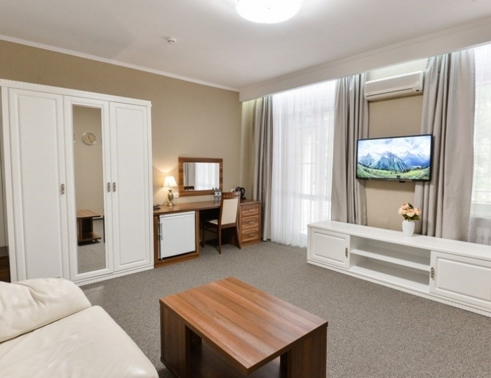 Люкс 2-местный 2-комнатный (№110,201-204,206,216,217,302,305,306,310) - Санаторий «Эдем» Белокуриха