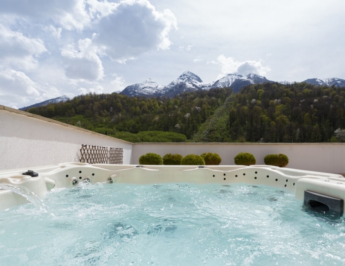 Представительский люкс с джакузи - Отель Courtyard Marriott Sochi Krasnaya Polyana / Кортъярд Марриотт Сочи Красная Поляна