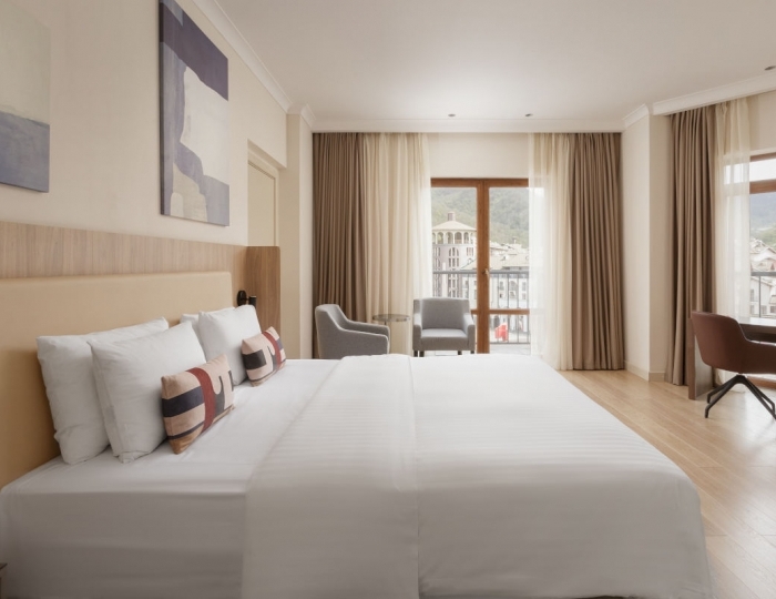 Представительский люкс с джакузи - Отель Courtyard Marriott Sochi Krasnaya Polyana / Кортъярд Марриотт Сочи Красная Поляна