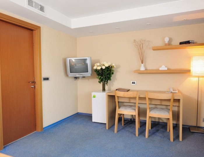 Номер стандарт комфорт с 1 двуспальной кроватью (с завтраком) - Гостиница «Пенза» Пенза