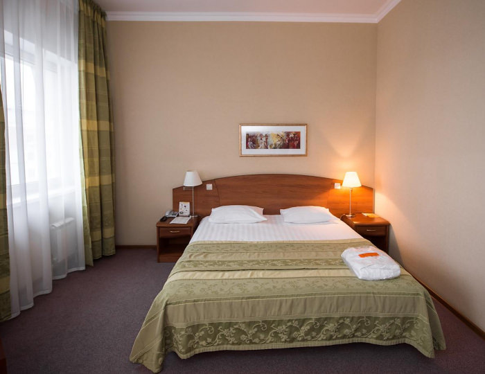 Номер улучшенный с 1 двуспальной кроватью (с завтраком) - Гостиница HELIOPARK Residence / Гелиопарк Резиденс Пенза