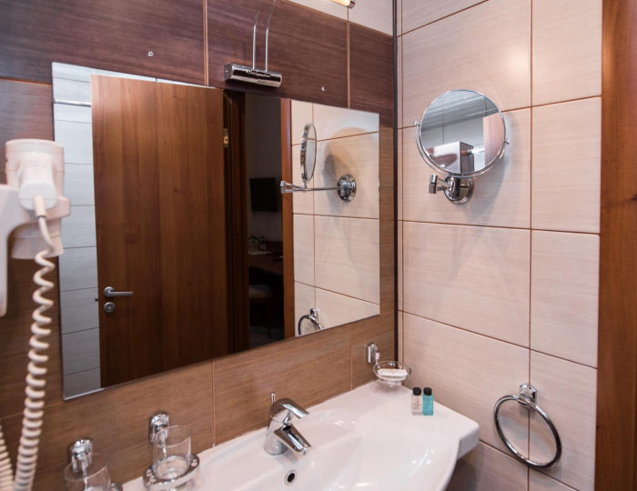 Номер стандарт с 1 двуспальной кроватью и балконом (с завтраком) - Гостиница HELIOPARK Residence / Гелиопарк Резиденс Пенза