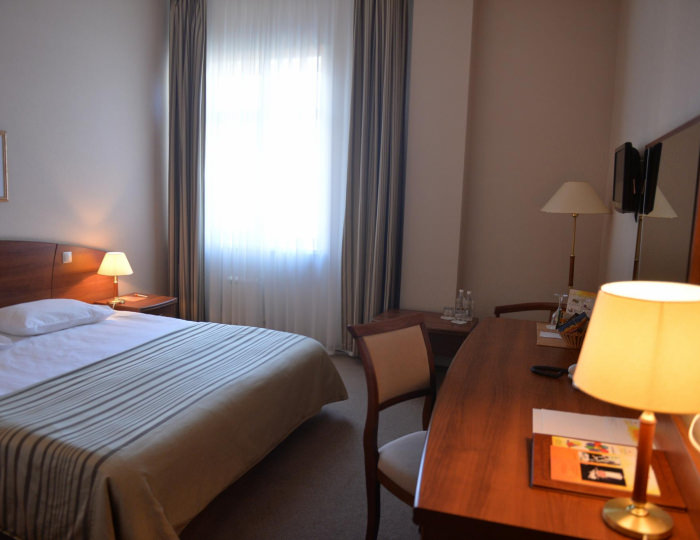 Номер стандарт с 1 двуспальной кроватью (с полупансионом) - Гостиница HELIOPARK Residence / Гелиопарк Резиденс Пенза