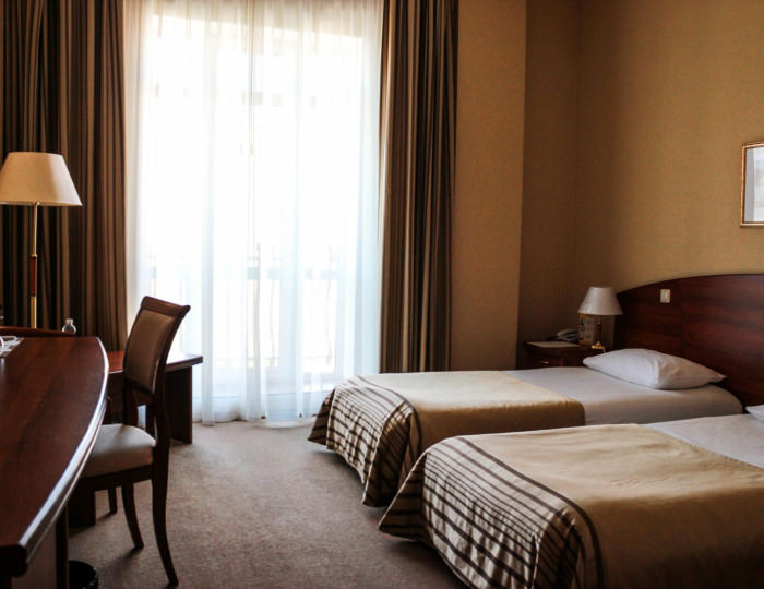 Номер стандарт с 2 односпальными кроватями и балконом (с завтраком) - Гостиница HELIOPARK Residence / Гелиопарк Резиденс Пенза