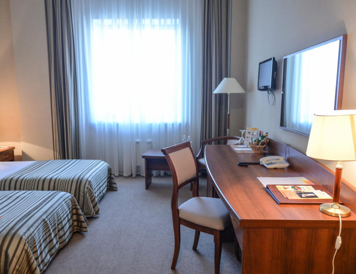 Номер стандарт с 2 односпальными кроватями и балконом - Гостиница HELIOPARK Residence / Гелиопарк Резиденс Пенза