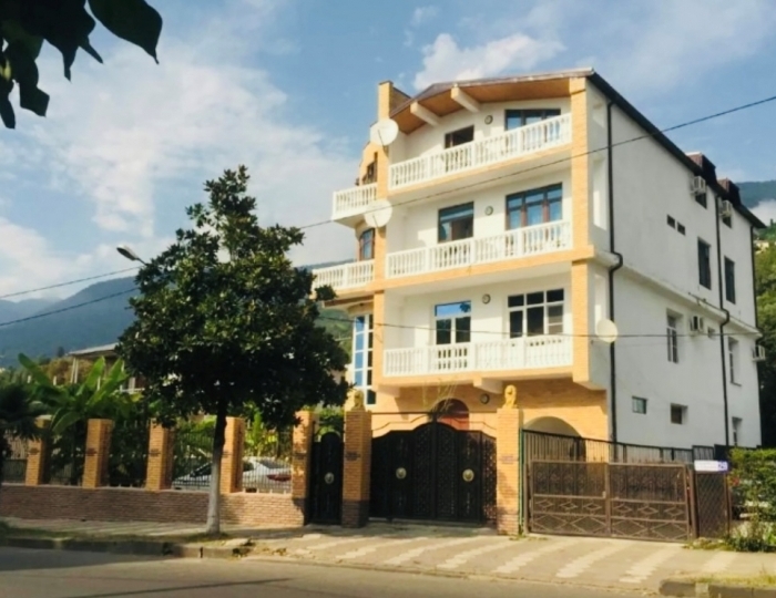 Отель «Золотая вилла Бугенвиллия» Гагра