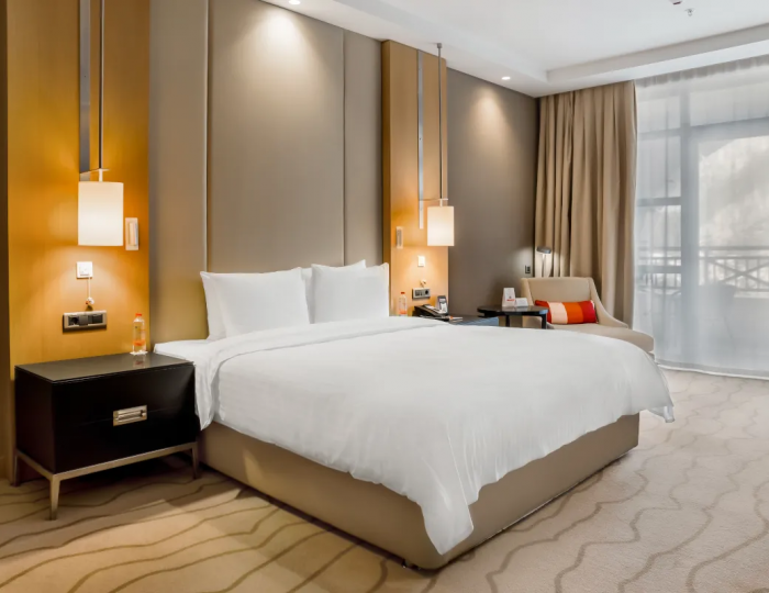 Номер Делюкс для людей с ограниченными физическими возможностями - Отель Марриотт Красная Поляна / Sochi Marriott Krasnaya Polyana