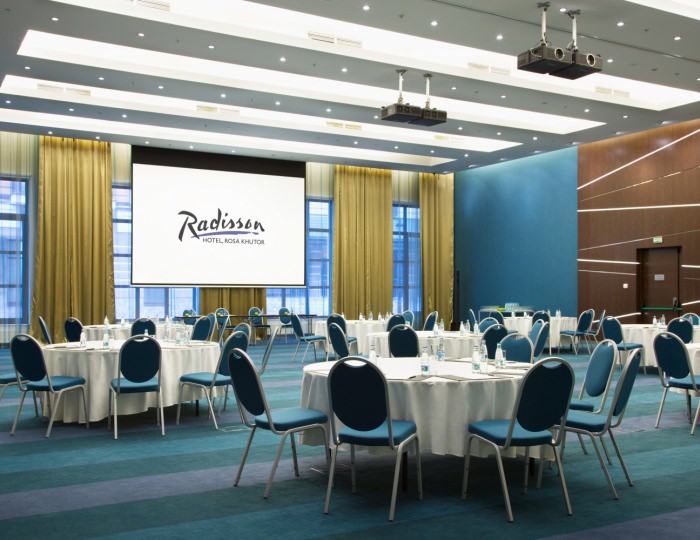 Зал конференц-зала «Москва» - Отель Рэдиссон Роза Хутор / Radisson Rosa Khutor