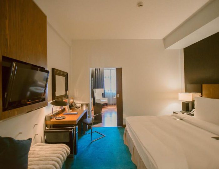 Полулюкс с балконом (вид на площадь) - Отель Рэдиссон Роза Хутор / Radisson Rosa Khutor