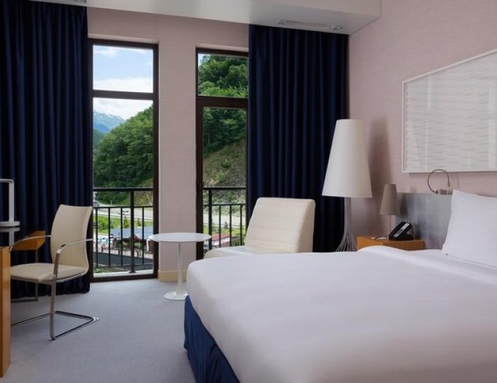 Премиум с балконом (вид на реку) - Отель Рэдиссон Роза Хутор / Radisson Rosa Khutor