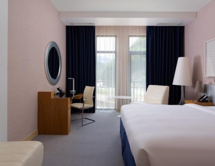 Премиум с балконом (вид на реку) - Отель Рэдиссон Роза Хутор / Radisson Rosa Khutor