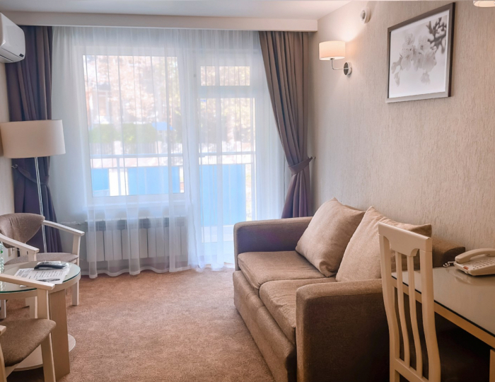 Люкс 2-местный 2 комнатный корп.5 - АМАКС Курорт «Орбита»