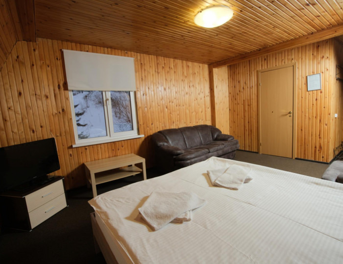 Номер комфорт улучшенный с 1 двуспальной кроватью - Отель «Сибирь» Шерегеш