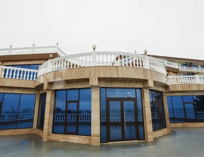 Отель «Атола» Лоо