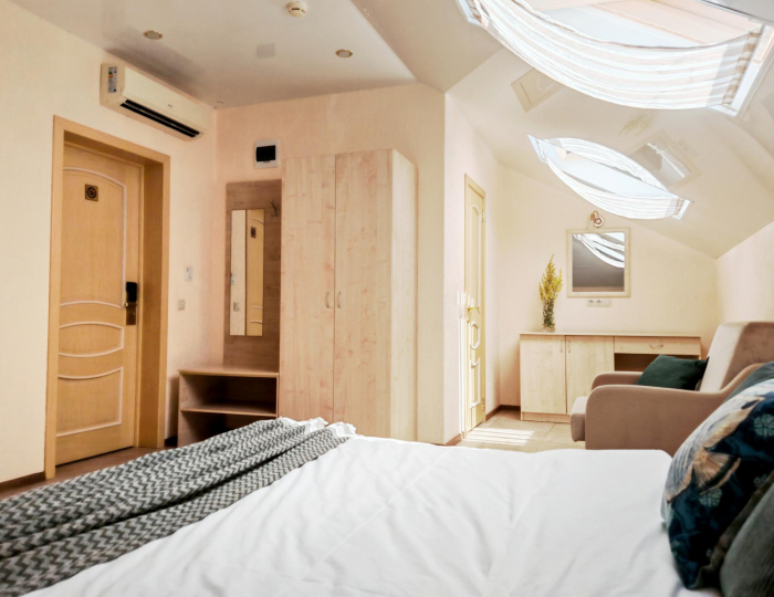 4-местная комната делюкс (мансарда) - Гостевой дом «МихаилЖдетВГости» Геленджик