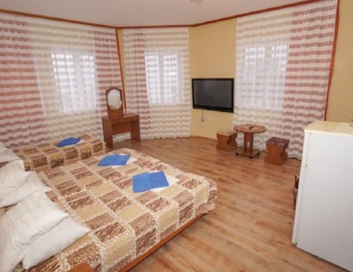 Стандарт 3-местный с общим балконом (Коттедж № 4, 5) - ЛОК «Виамонд»