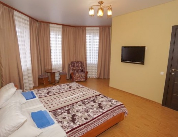 Стандарт 3-местный с общим балконом (Коттедж № 4, 5) - ЛОК «Виамонд»