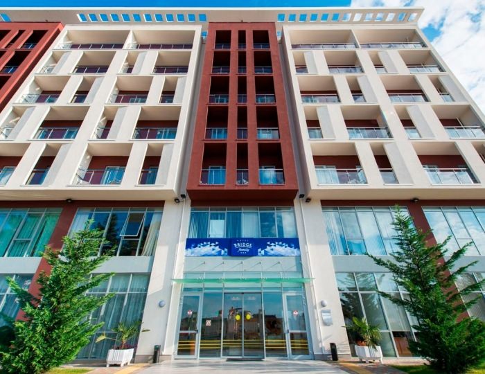 Отель Bridge Family / Бридж Фэмили