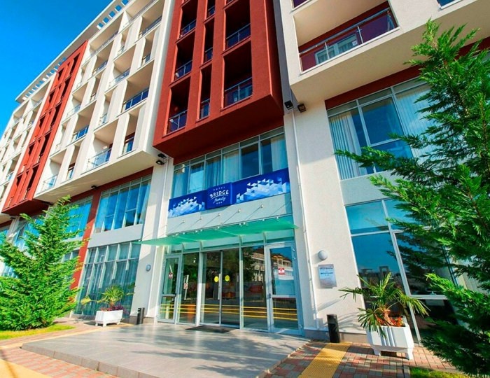 Отель Bridge Family / Бридж Фэмили