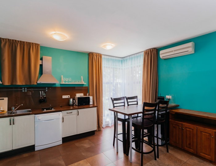 Коттедж "Классик" (3 спальни) 8-местный - Отель Fresh Wind / Свежий Ветер