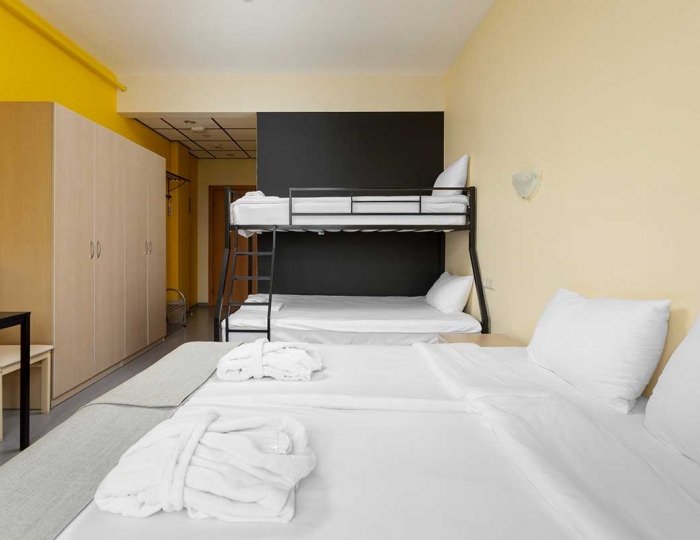 Семейный 3-4 местное размещение - Отель Riders Lodge / Райдерс Лодж