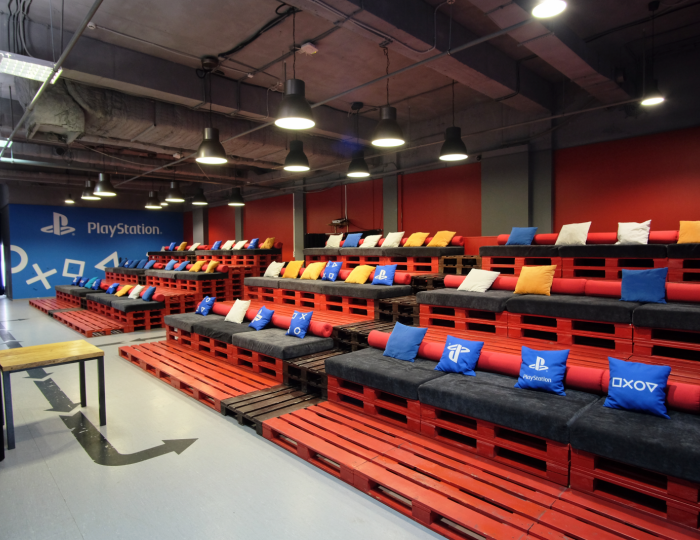 Кинотеатр - Отель Riders Lodge / Райдерс Лодж