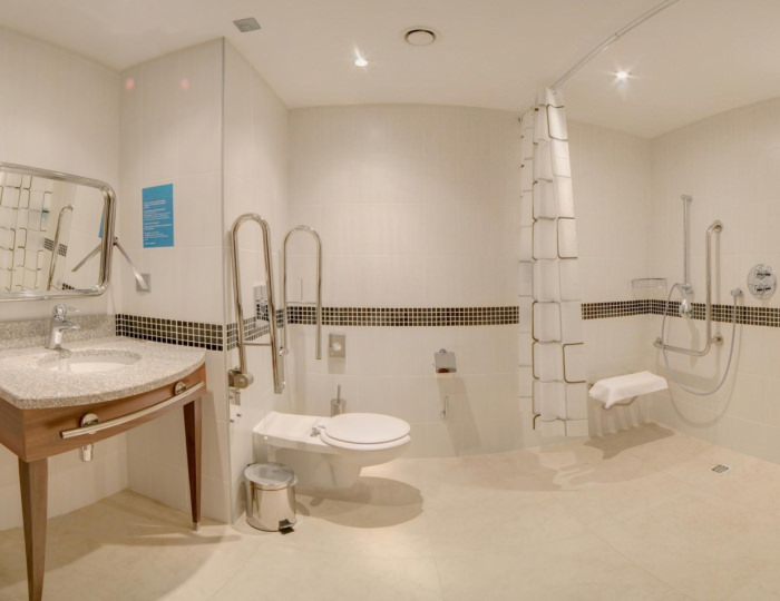 Номер стандарт для людей с ограниченными возможностями - Отель Hampton by Hilton Ufa / Хэмптон Хилтон Уфа