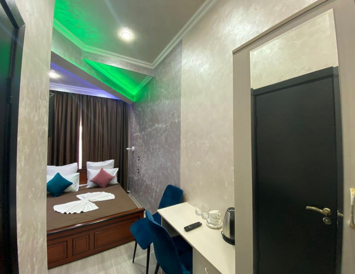 Номер улучшенный семейный с 1 двуспальной кроватью - Мини-отель «М2» Куликовский