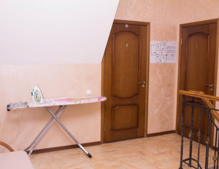 1-комнатный номер стандарт с 2 односпальными кроватями (мансарда) - Мини-отель «Альберт» Орел