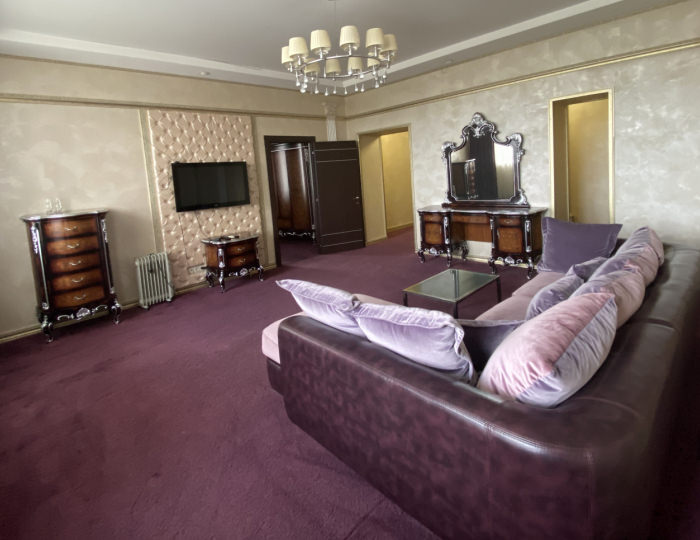 Люкс 2-комнатный (черный, бежевый, кантри) - Парк-отель «Солнечный» Солнечное