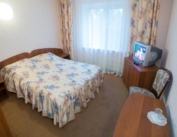 Однокомнатный номер Доступный (с завтраком) - Отель «Улыбка» Старый Оскол