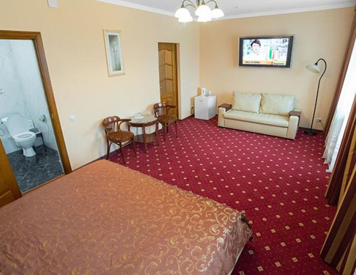 Люкс с 1 комнатой (с джакузи) (с завтраком) - Отель «Улыбка» Старый Оскол