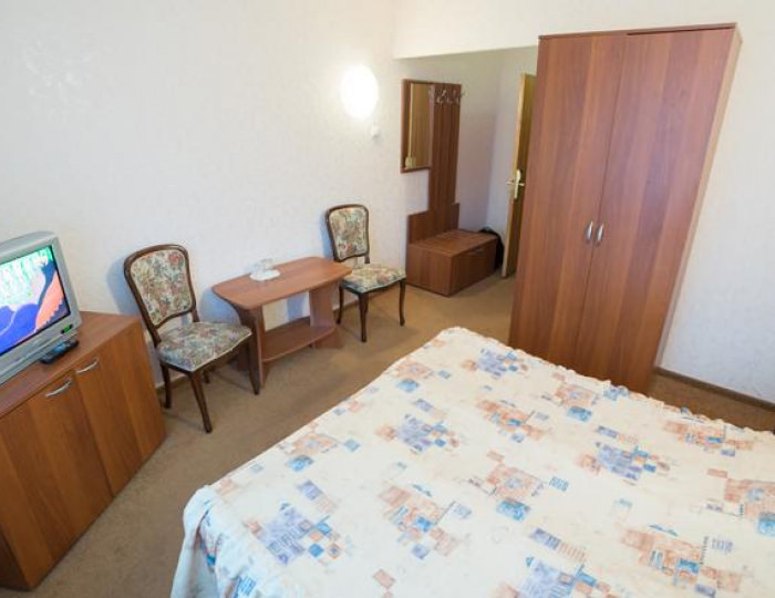 Двухкомнатный номер Доступный с диваном (с завтраком) - Отель «Улыбка» Старый Оскол