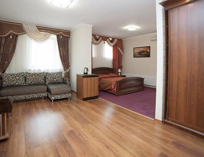 Номер двухкомнатный Люкс в коттедже (3 этаж) (с завтраком) - Отель «Улыбка» Старый Оскол