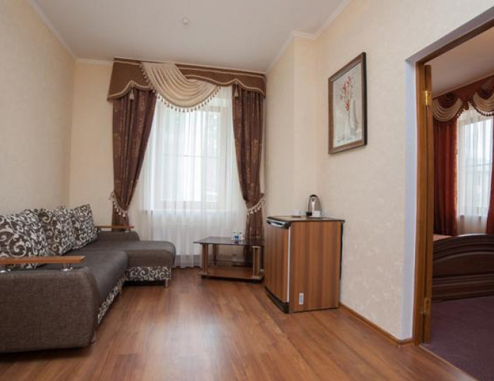 Номер двухкомнатный Люкс в коттедже (3 этаж) (с завтраком) - Отель «Улыбка» Старый Оскол