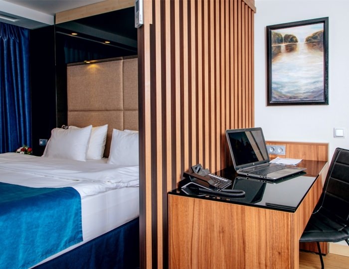 Представительский люкс с видовой ванной и видом на реку - Гостиница «Санкт-Петербург»