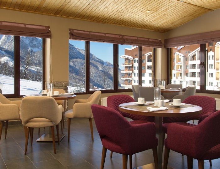 Зал ресторана «Розмарин» - Бальнеологический отель Rosa Springs / Роза Спрингс