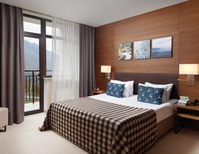 Однокомнатный номер повышенной комфортности с одной большой кроватью (с балконом) - Бальнеологический отель Rosa Springs / Роза Спрингс