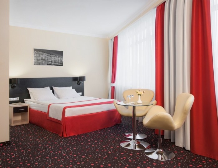 Двухместный номер бизнес-класса с 1 большой кроватью - Гостиница «Принц Парк Отель»