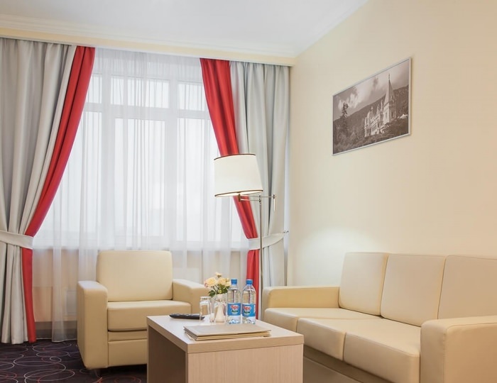 Двухкомнатный номер-люкс - Гостиница «Принц Парк Отель»