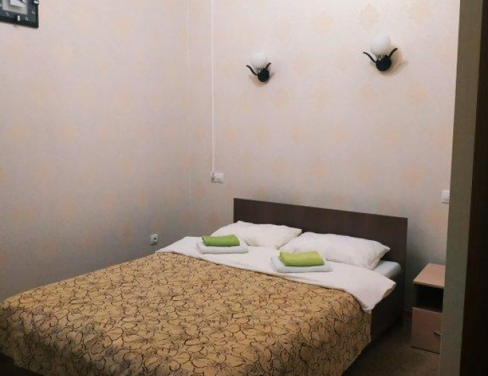 Номер эконом с 1 двуспальной кроватью (без окна) - Гостевой дом «Гармония» Псков