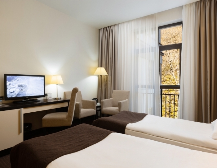 Супериор 2-местный (на лес) TWIN c французским балконом - Отель Freestyle Rosa Khutor / Фристайл Роза Хутор