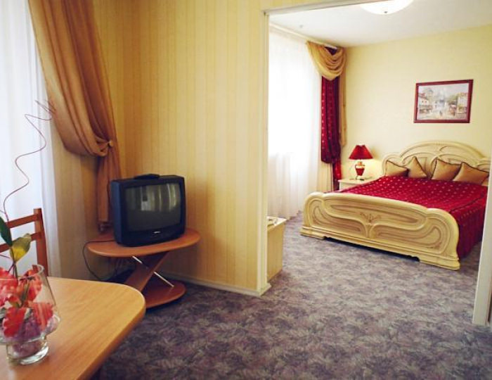 2-комнатный номер люкс с 1 двуспальной кроватью - Отель «Маски» Петрозаводск