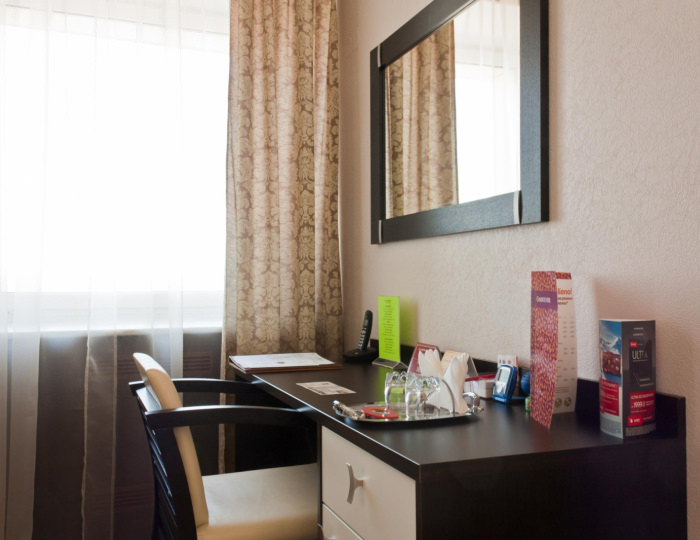 Номер полулюкс с 1 двуспальной кроватью - Отель «Прионежский» Петрозаводск