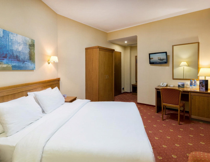 Номер стандарт с 1 двуспальной кроватью - Отель Cosmos Petrozavodsk Hotel / Космос Петрозаводск