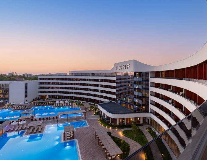 Deluxe 2-местный special pool view - Отель «Fюnf Luxury Resort & SPA Anapa Miracleon» Анапа