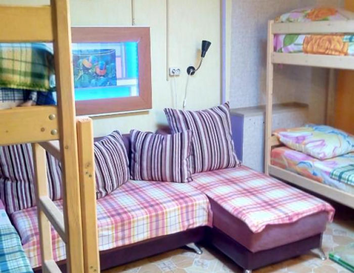 Номер эконом семейный (без окна) c двумя двухъярусными кроватями и диваном - Мини-отель «Коста Рика» Щелково